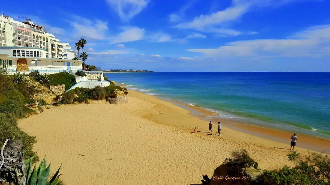 Shinning Waves Apartment Armacao de Pera Portugal